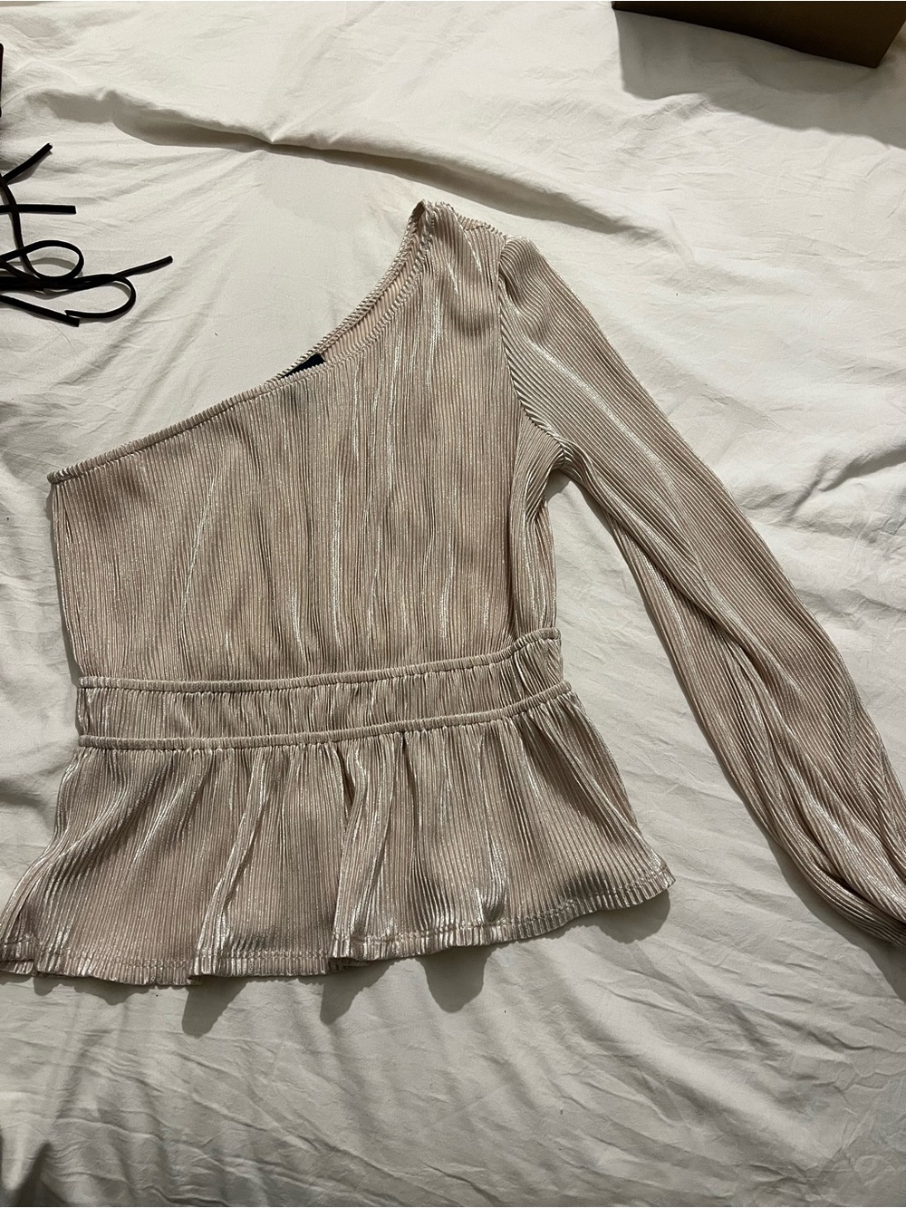 Asymmetric One-Shoulder Cream Pleated Peplum Blouse